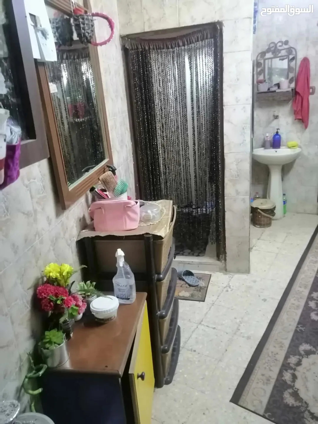 منزل طابقين بحديقة منزلية في الرصيفة