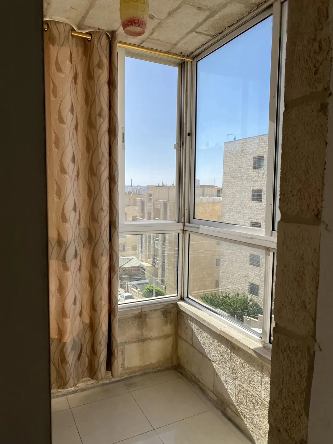 شقة واسعة للبيع أو للإيجار في مرج الحمام – إسكان عالية