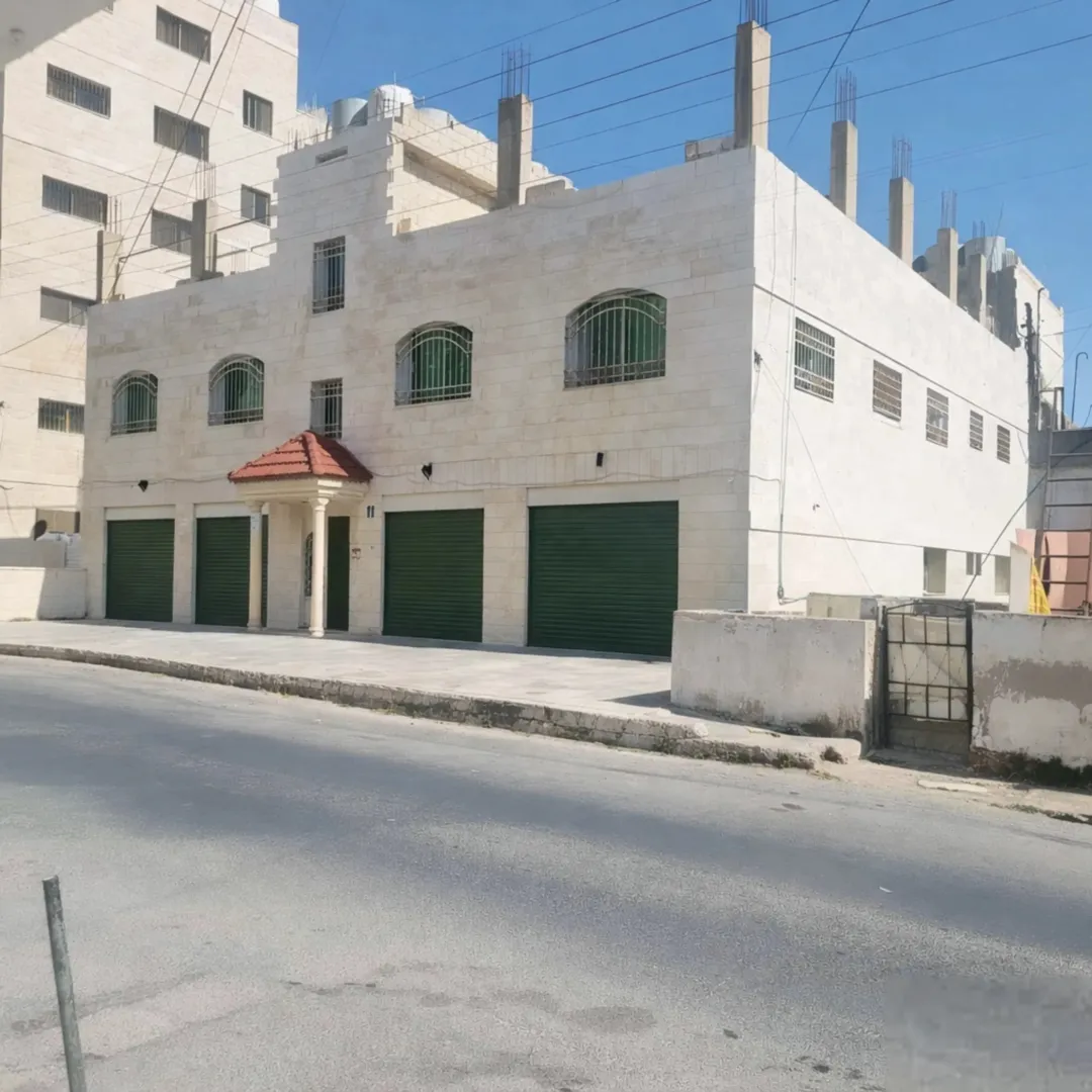 عمارة استثمارية في جبل عمان – 31 وحدة – دخل 67,000 دينار – عائد 10٪ (فرص تطوير 11–12٪)