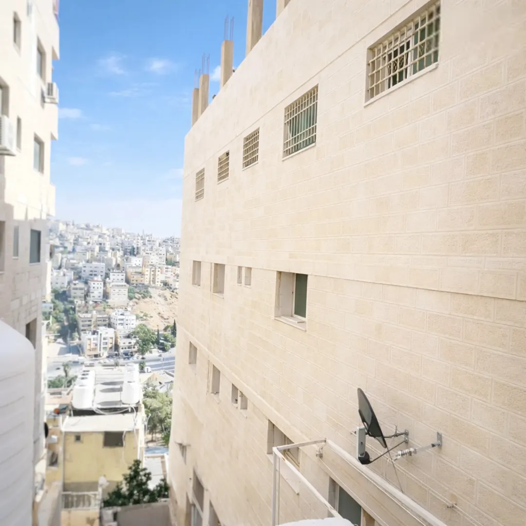 عمارة استثمارية في جبل عمان – 31 وحدة – دخل 67,000 دينار – عائد 10٪ (فرص تطوير 11–12٪)