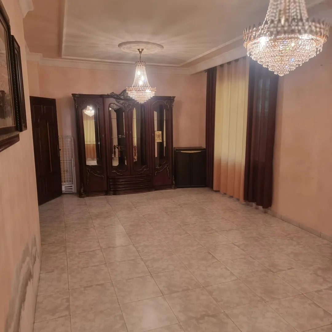 عمارة استثمارية في جبل عمان – 31 وحدة – دخل 67,000 دينار – عائد 10٪ (فرص تطوير 11–12٪)