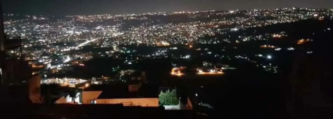 للبيع ارض مطله في موقع مميز جدا من اراضي شمال عمان
