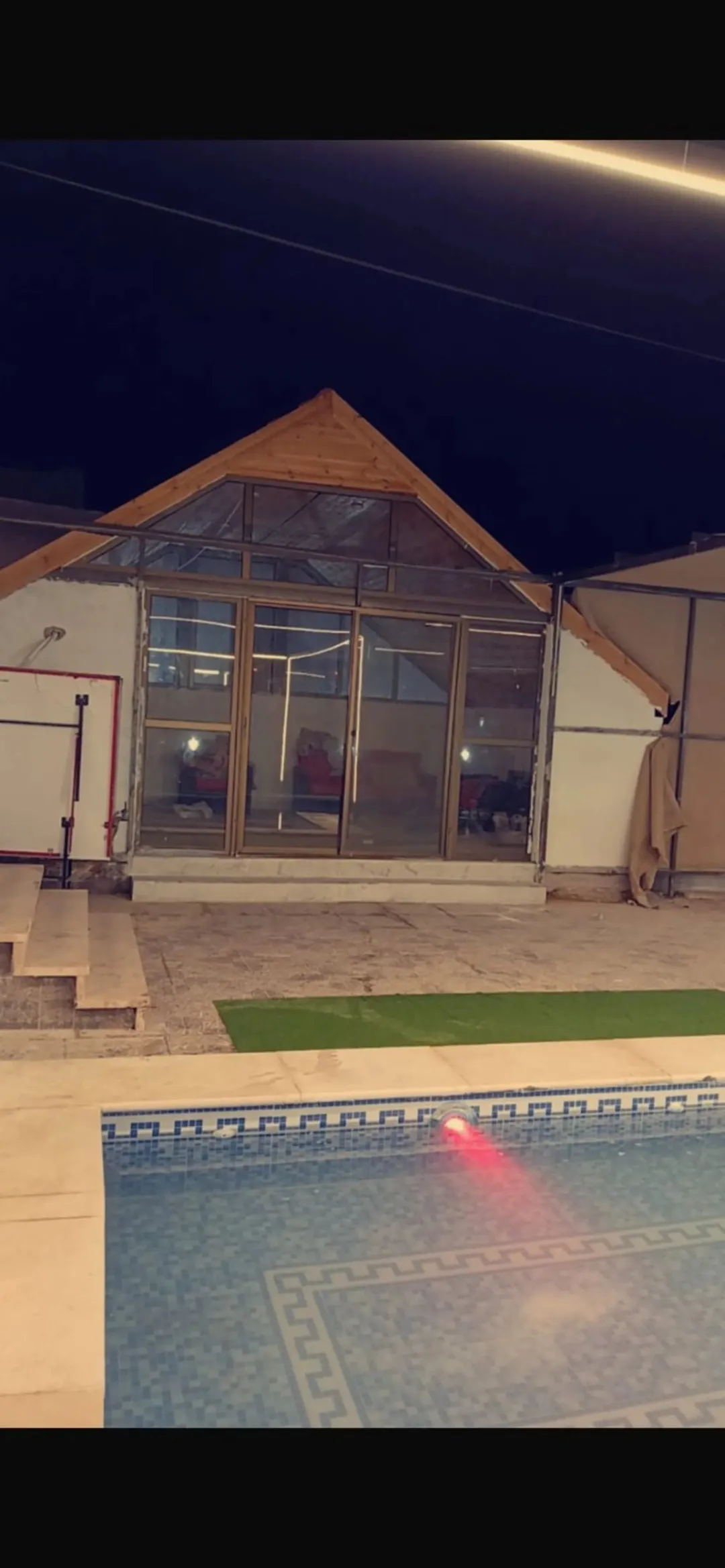شاليه فاخر للبيع في موقع متميز