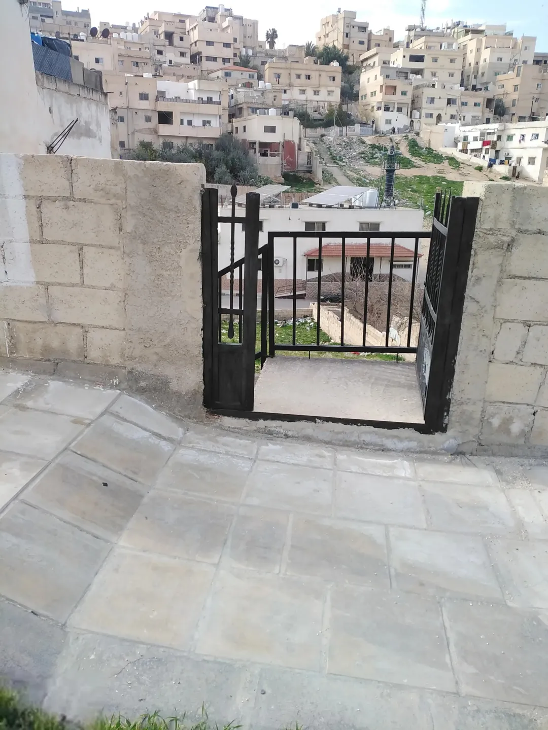 أرض سكنية مميزة للبيع في جبل الأمير فيصل