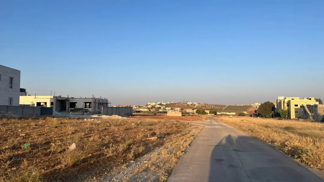 قطعة أرض مميزة للبيع في حسبان منطقة الفلل