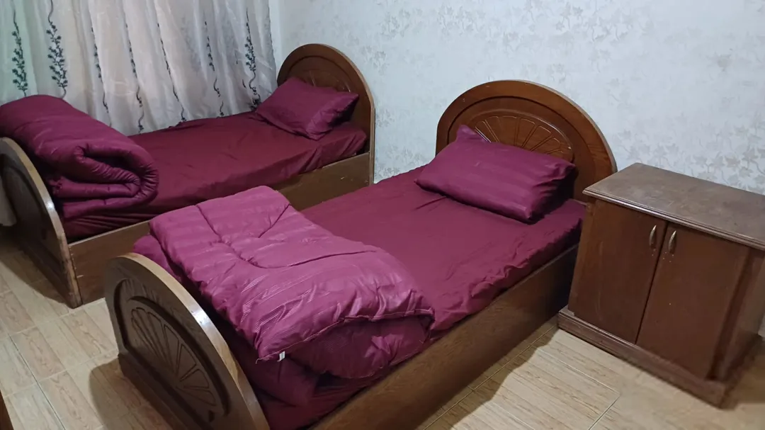 ثلاثة استوديوهات للبيع
