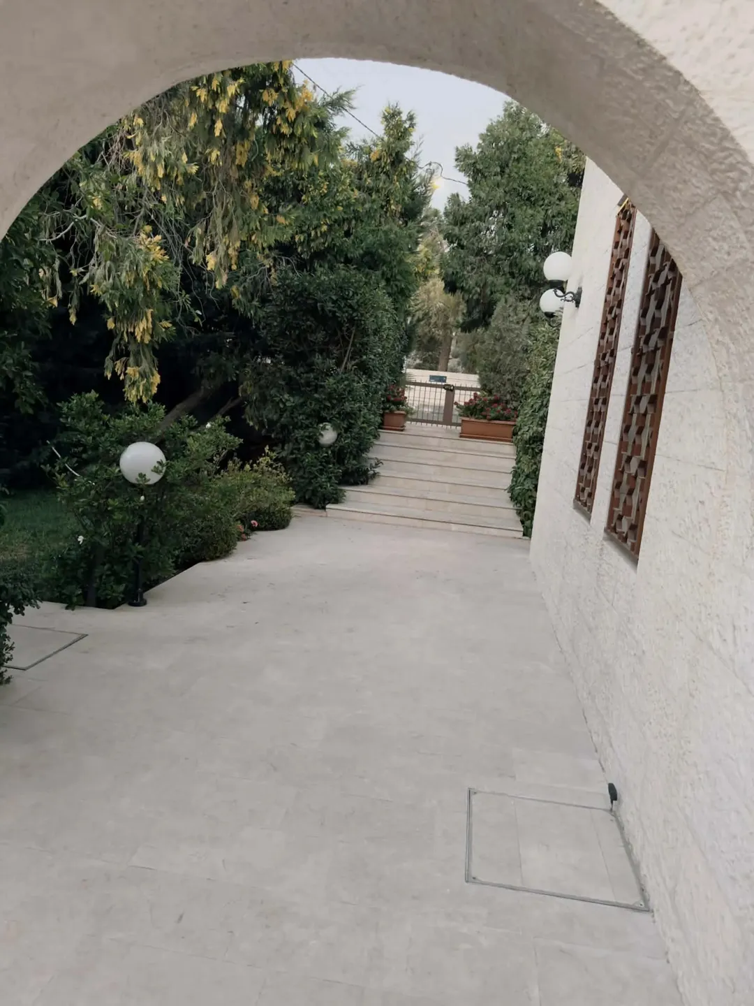 فيلا مميزه للبيع في ضاحيه رشيد عمان