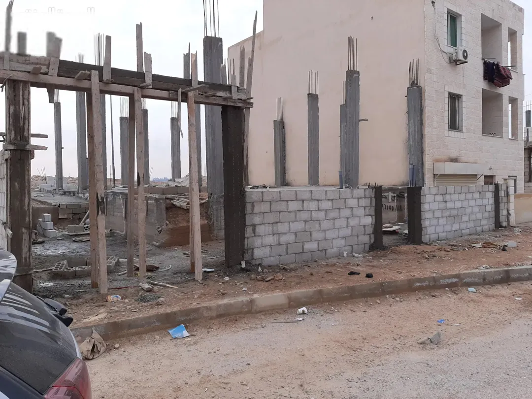 قطعة أرض مميزة في مدينة الشرق تطل على شارعين