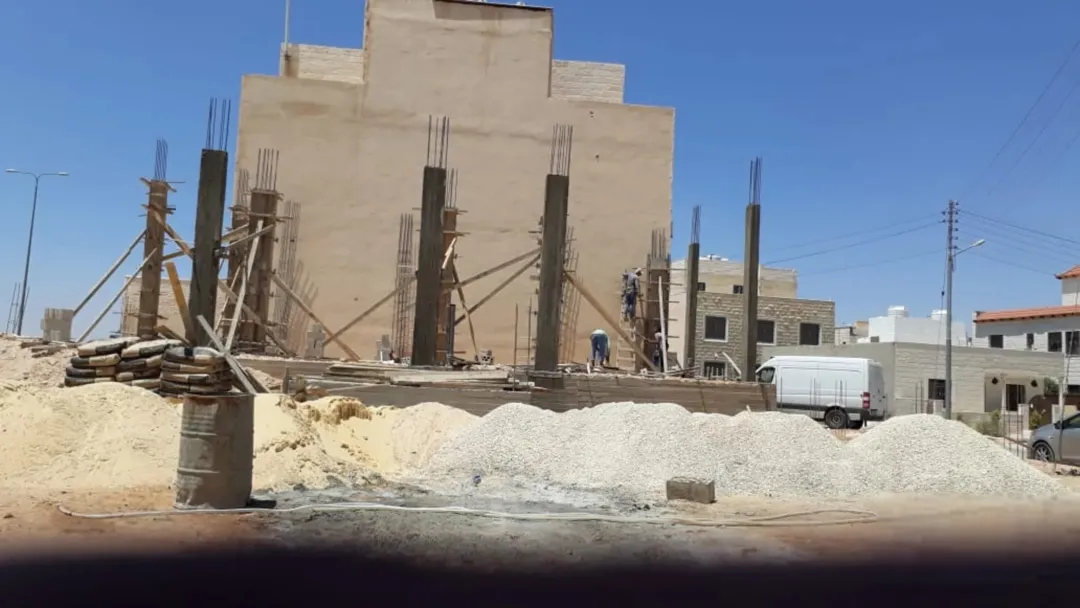 قطعة أرض مميزة في مدينة الشرق تطل على شارعين