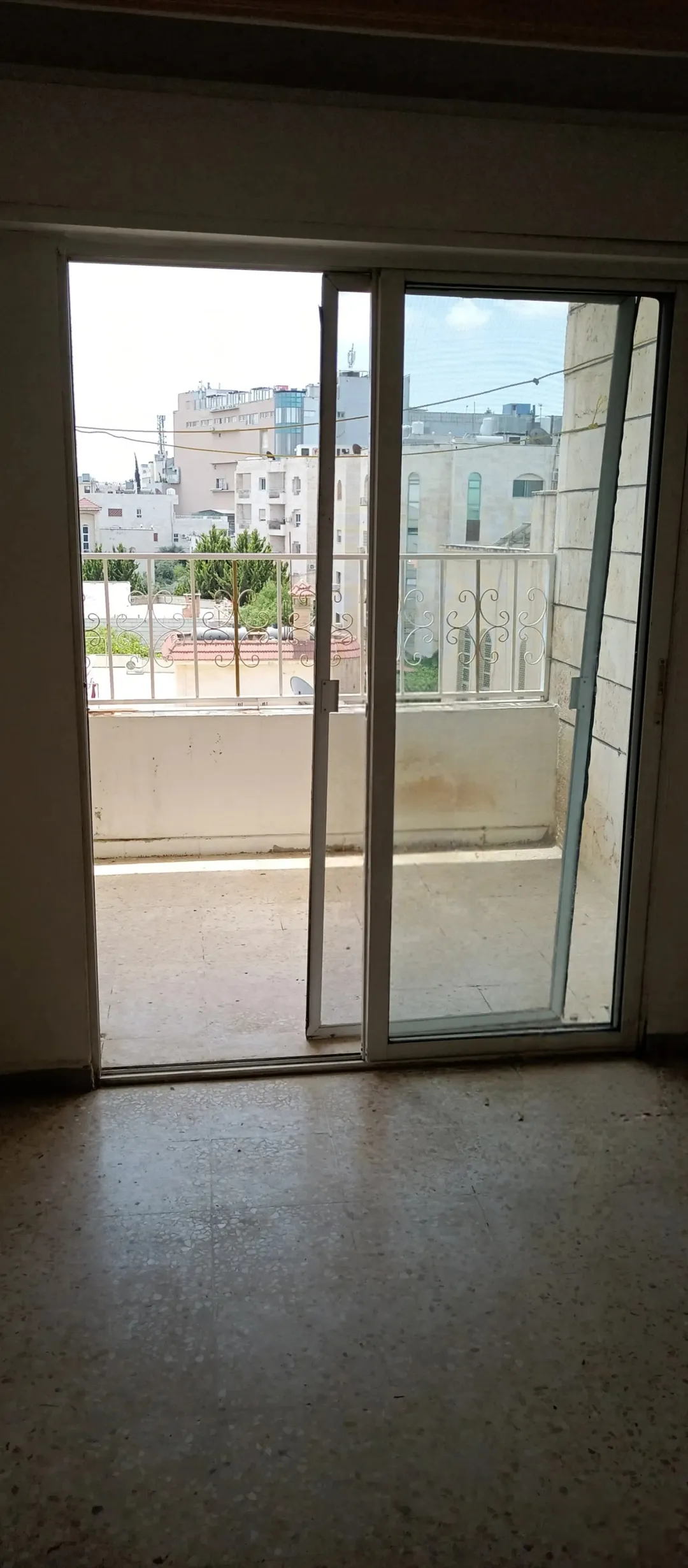 شقة للبيع في إربد – منطقة خلف السيفوي