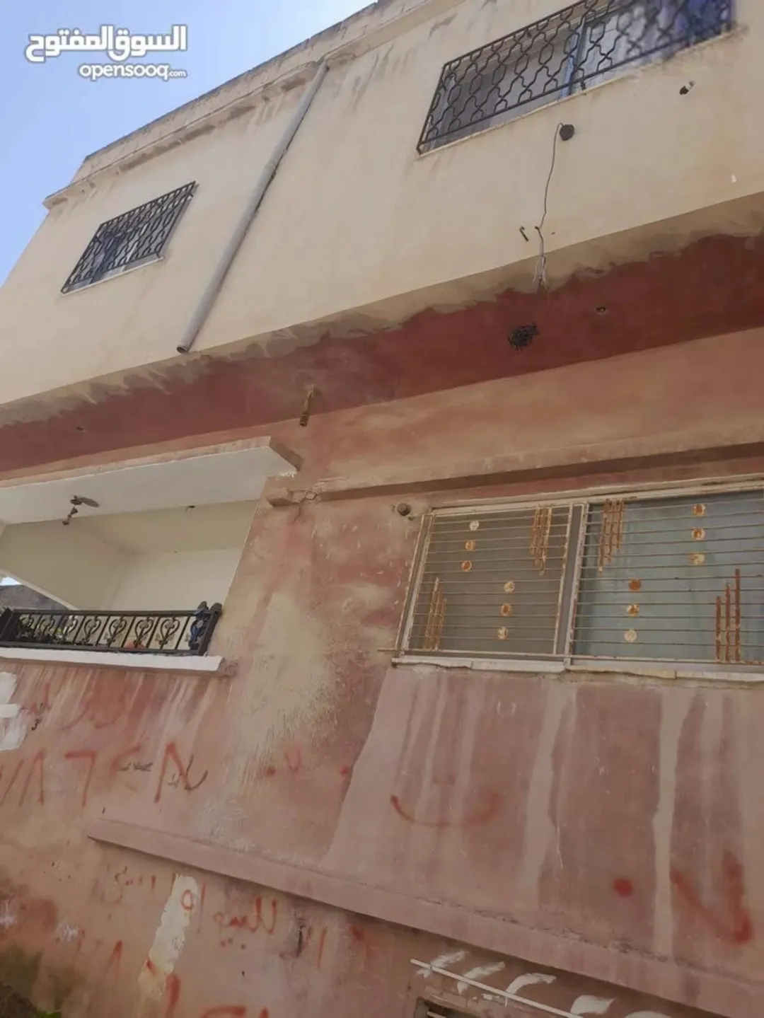 منزل طابقين للبيع في إربد
