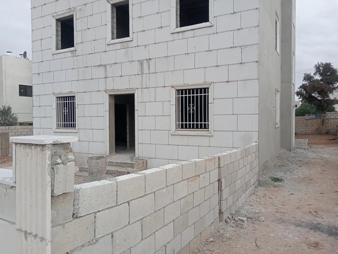 منزل حديث للبيع في منطقة العبدلية – عمان