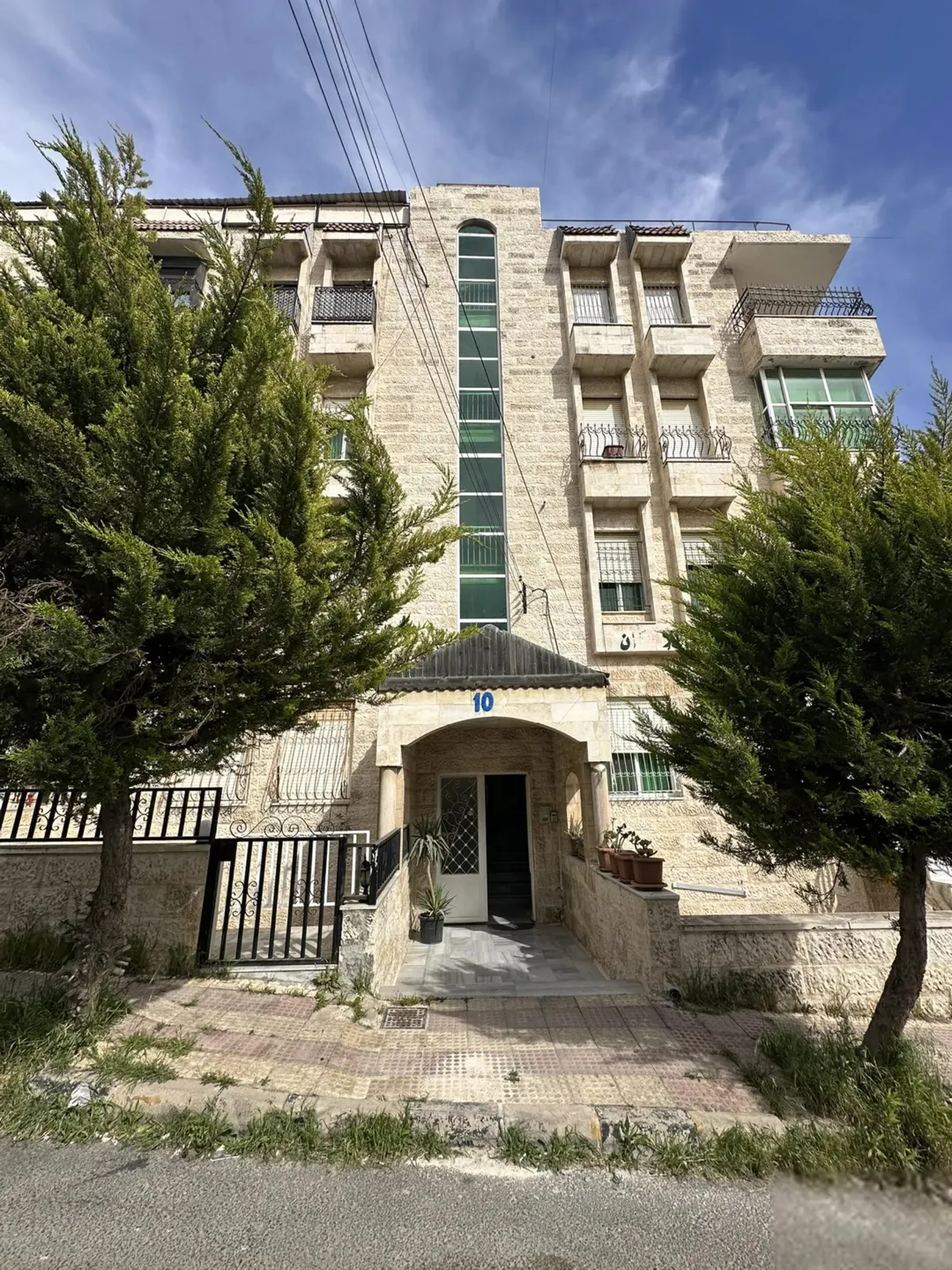 شقة فاخرة للبيع في قلب ضاحية الرشيد