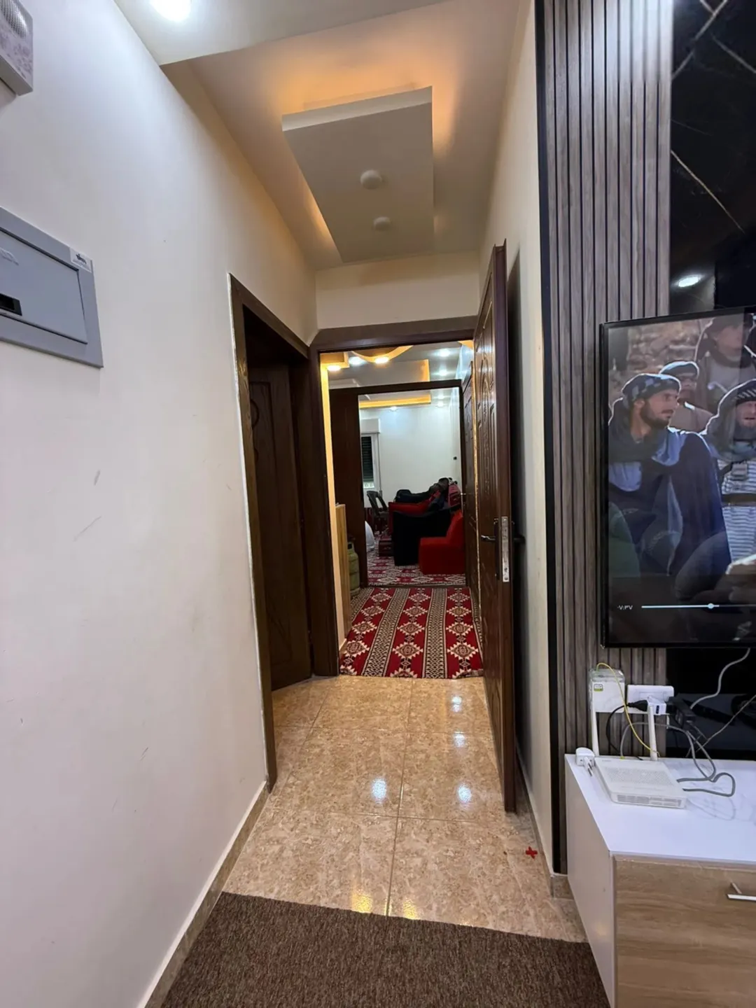 شقة فاخرة جديدة في الزرقاء شارع الوينك