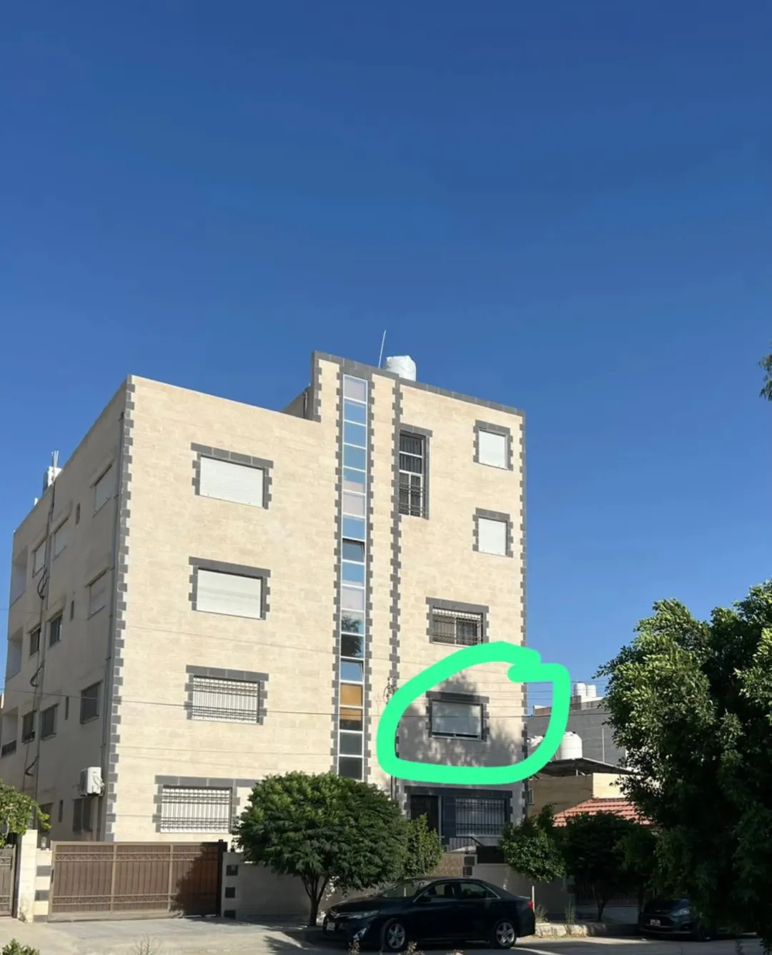 شقة فاخرة جديدة في الزرقاء شارع الوينك