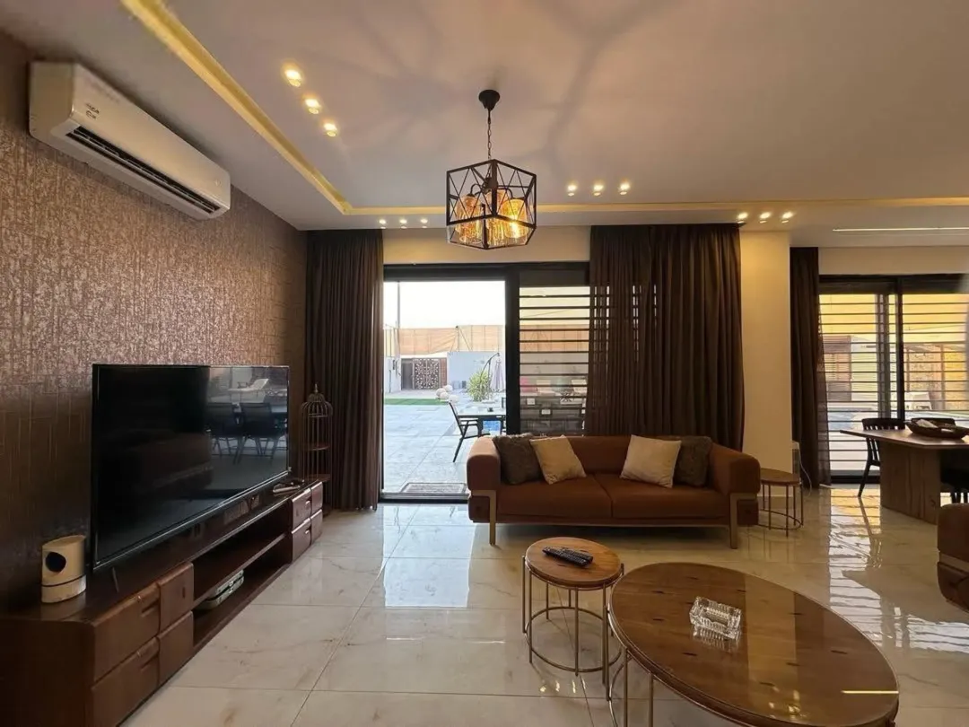مزرعة مساحة الف متر بناء جديد في البحر الميت