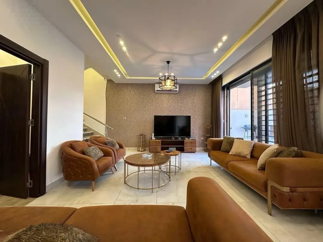 مزرعة مساحة الف متر بناء جديد في البحر الميت