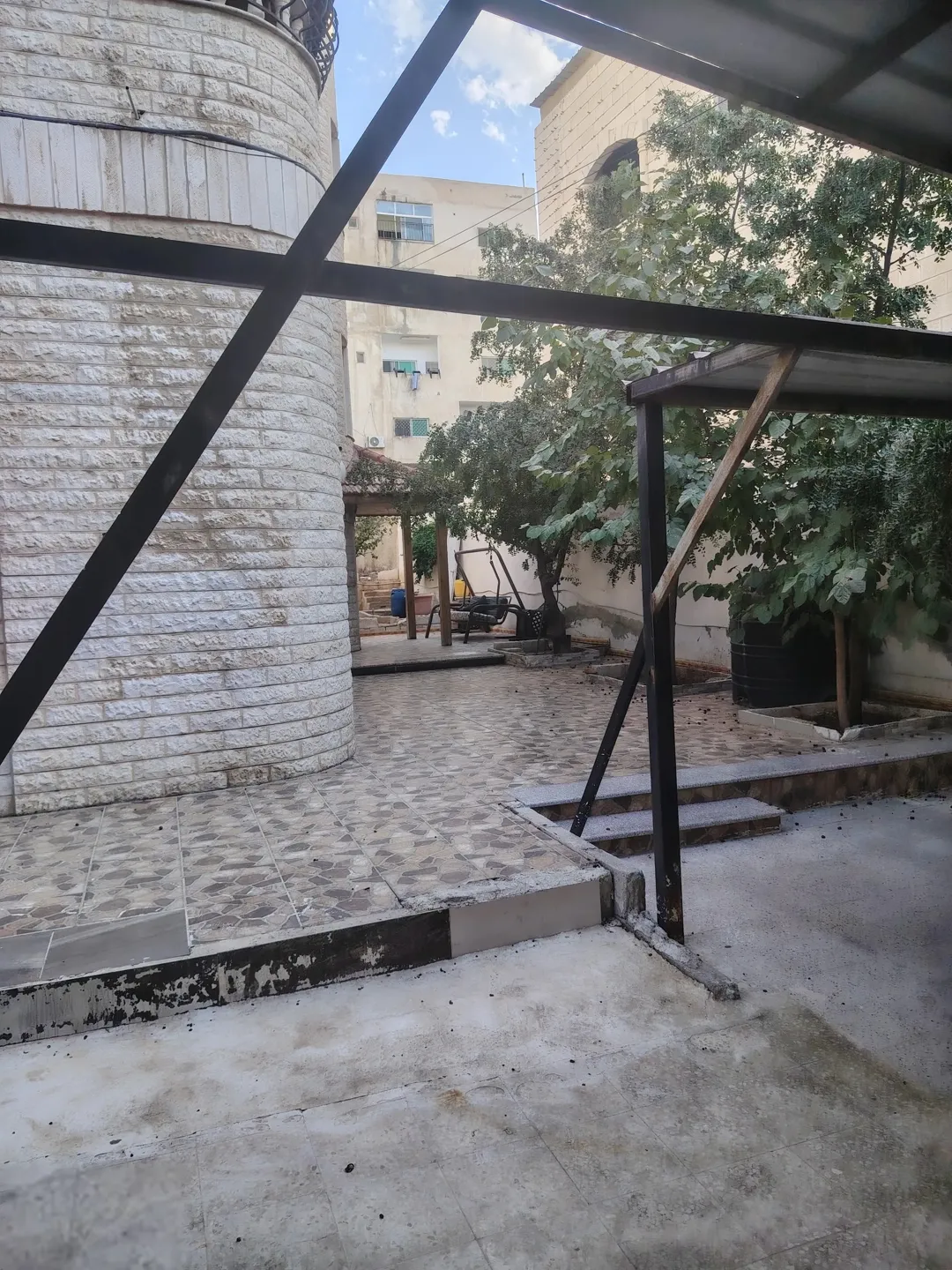 شقة طابقية من فيلا في اجمل مناطق الزرقاء الجديدة