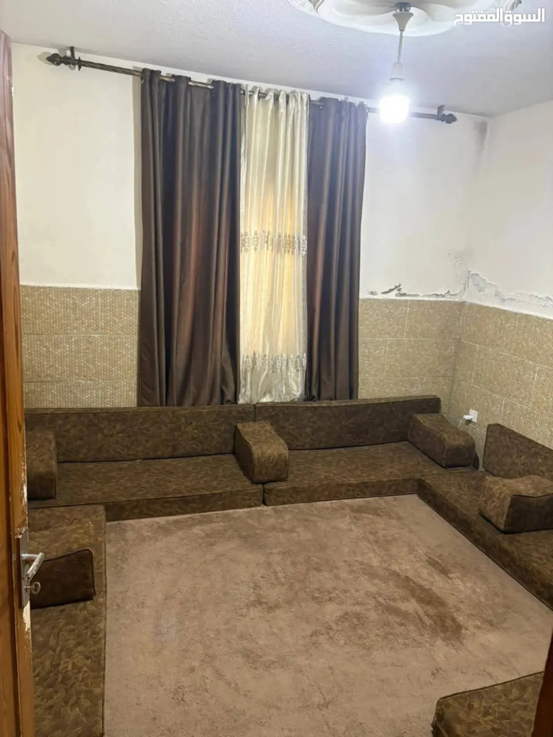 شقه ارضيه في سكن كريم ابو علندا قرب اشارة الغاز