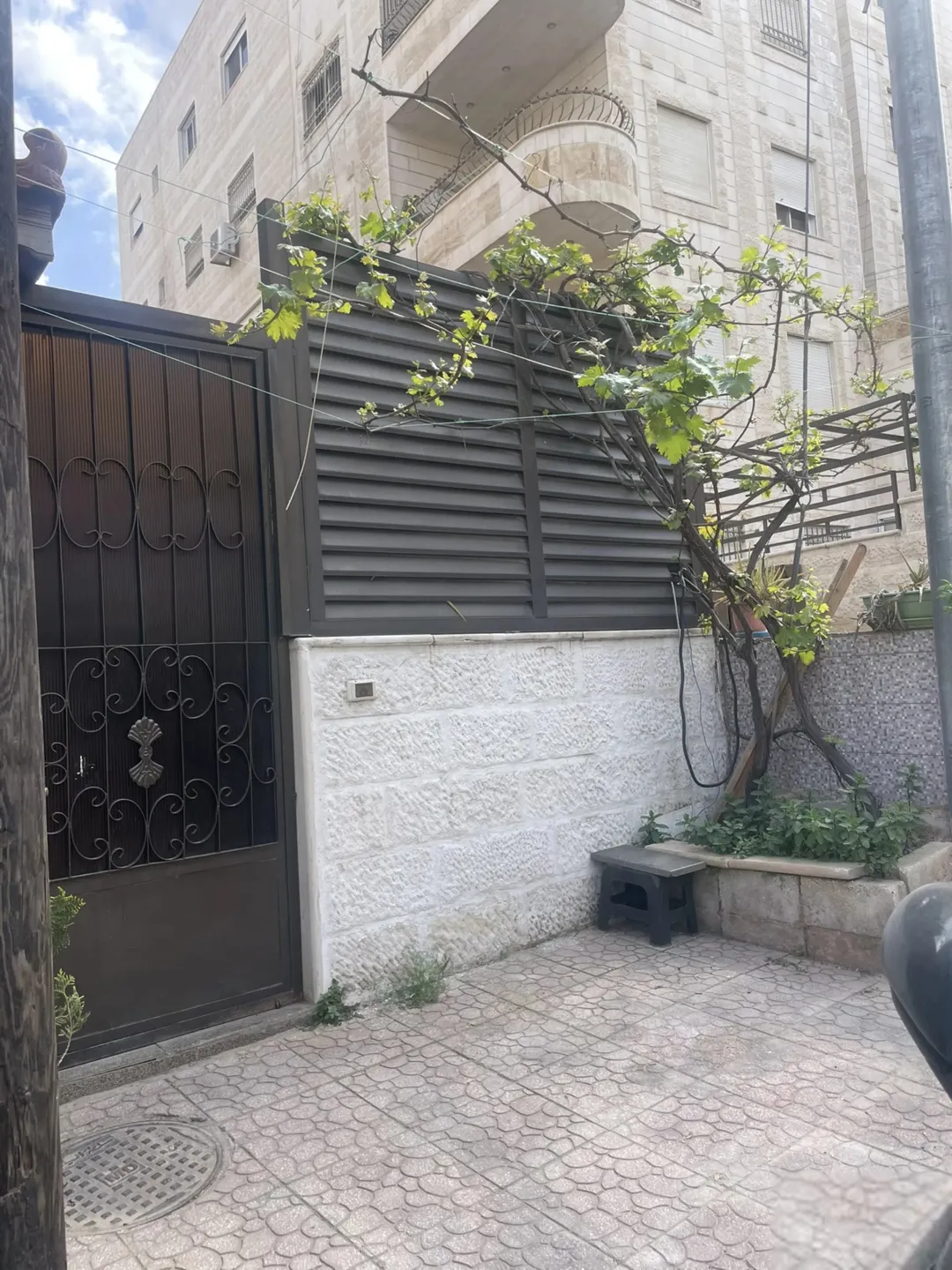 شقة فاخرة للبيع في طبربور