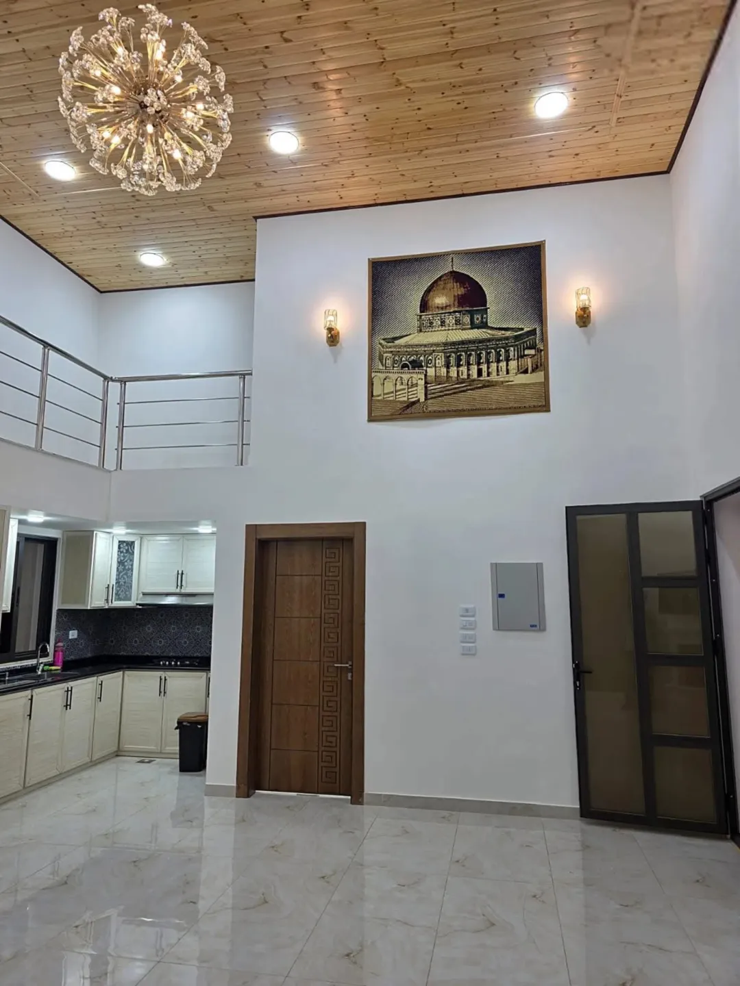 شاليه فاخر للبيع في بيرين – ملاذ هادئ ومطل