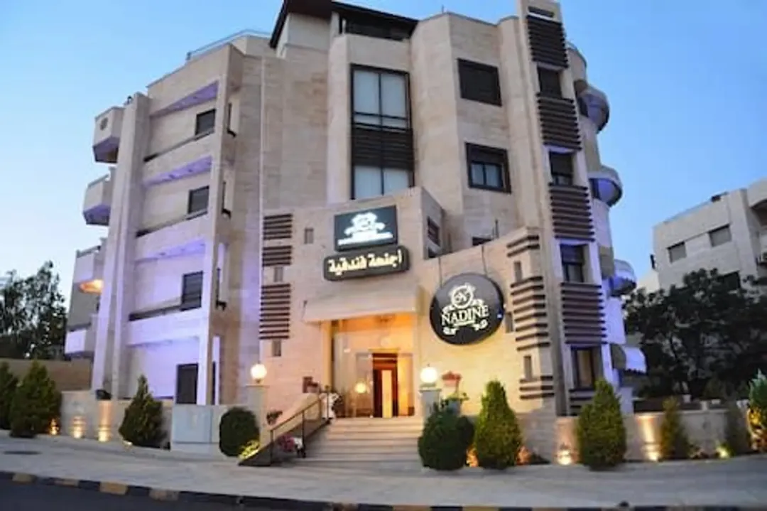 فندق مميز للبيع كاش