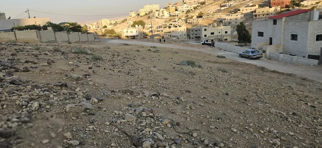 أرض سكنية مميزة للبيع في حي جعفر بالزرقاء