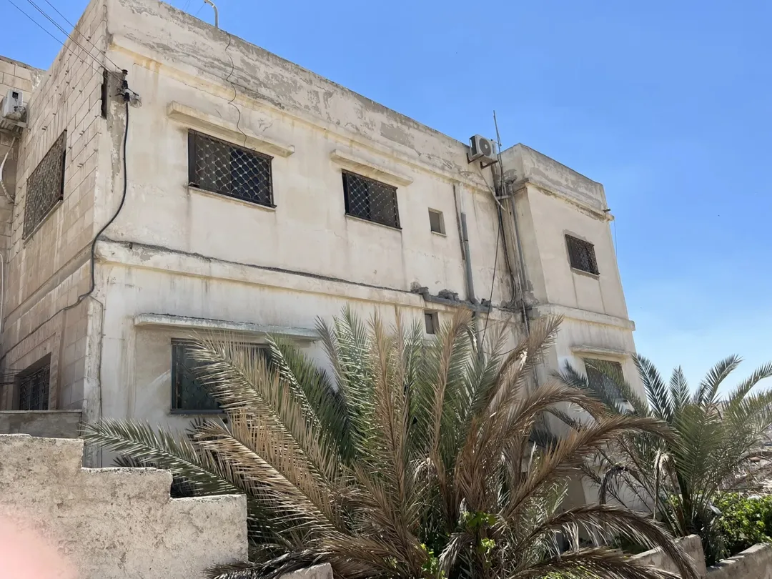 عمارة سكنية للبيع في الزرقاء – حي شاكر