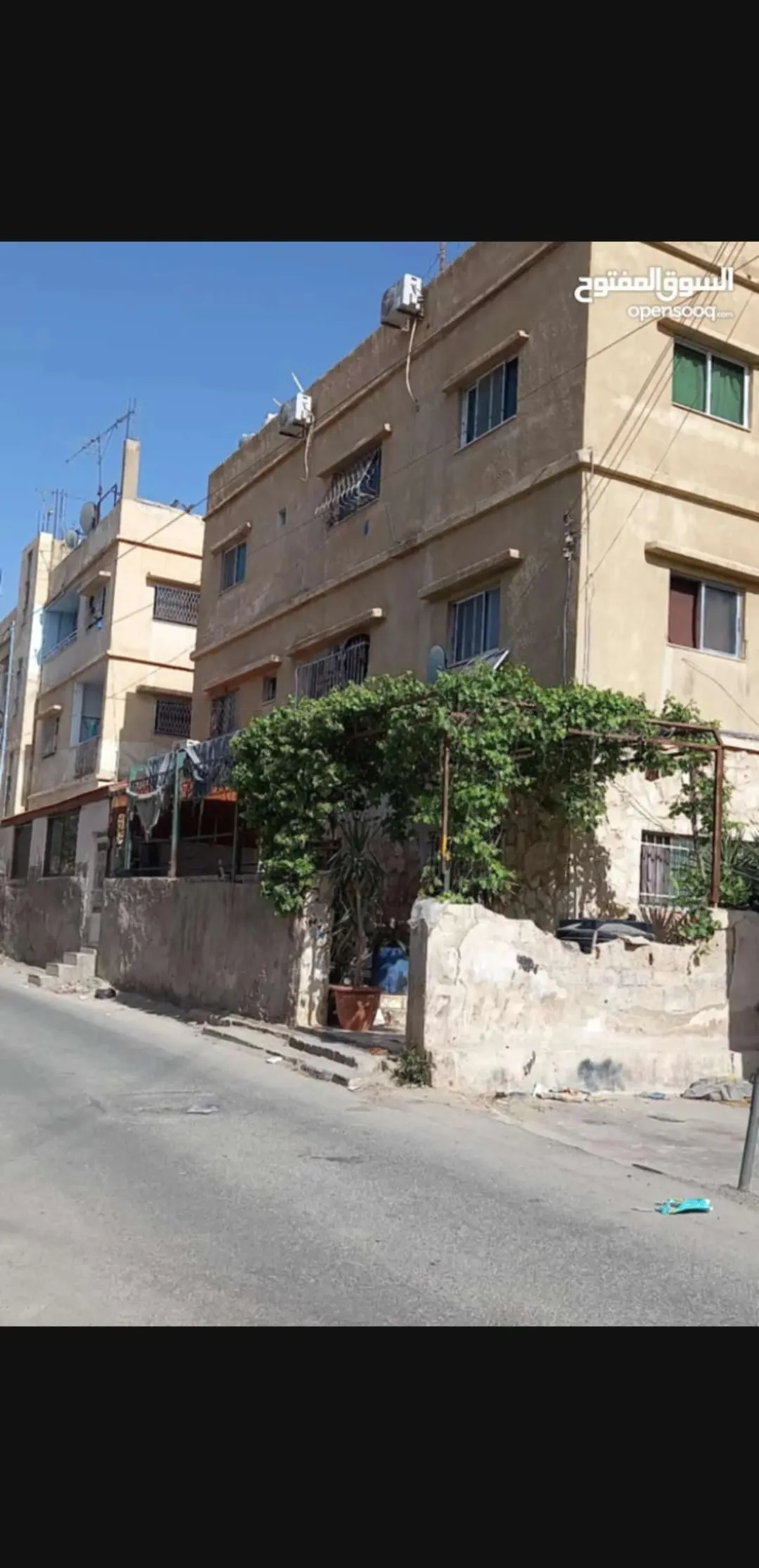 عمارة للبيع في الزرقاء الجديدة مكونة من ثلاث طوابق