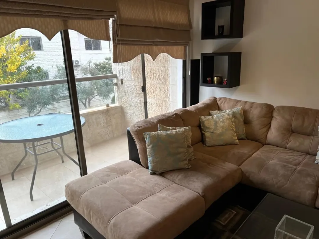 شقة فاخرة مفروشة بالكامل للإيجار في عبدون، عمان