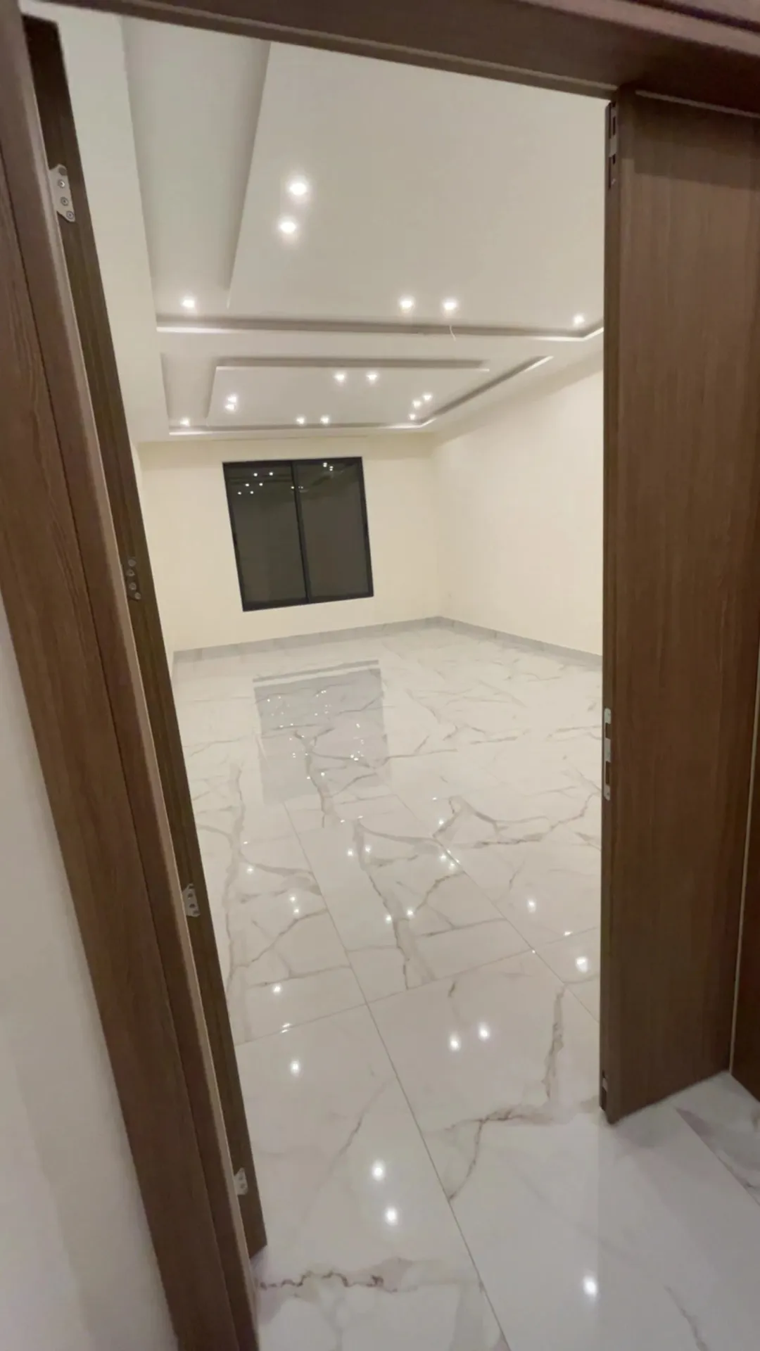 شقة فاخرة للبيع في قلب العقبة – المنطقة الخامسة