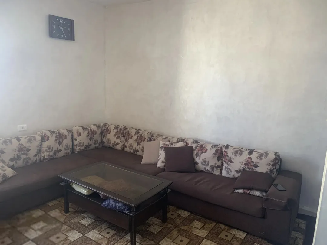 شقه للبيع بسعر مناسب و منطقه مخدومه مسطح 85