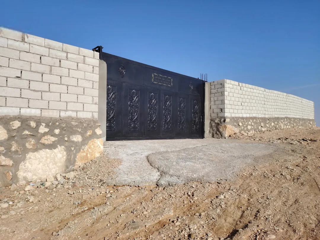مزرعة دواجن دجاج لحم مجهزة بالكامل للبيع