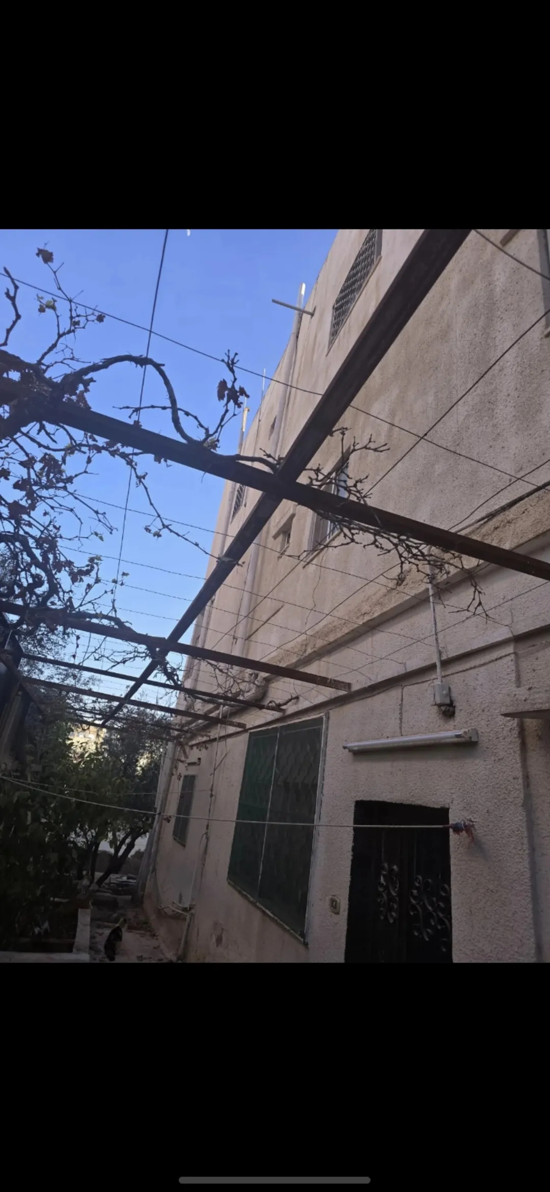 أرض سكنية للبيع في اليادودة مقابل ثانوية البنات