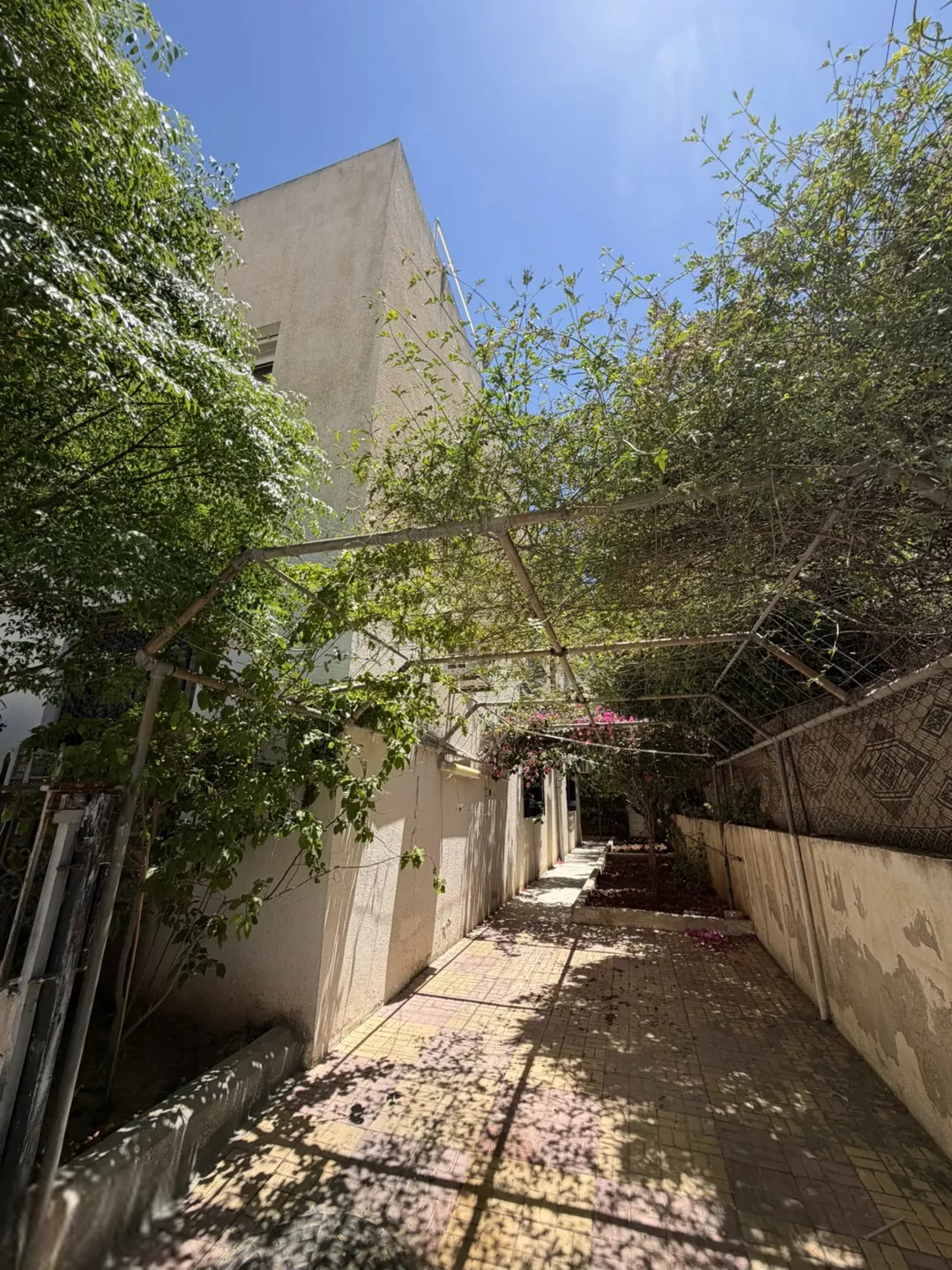منزل مستقل للبيع في طبربور – حي الرواق