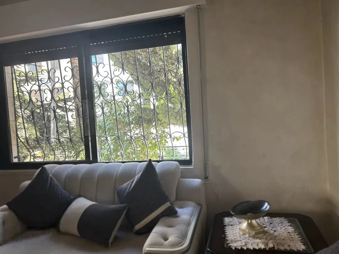 فيلا فاخرة للبيع في نصف الجبيهة تصميم استثنائي