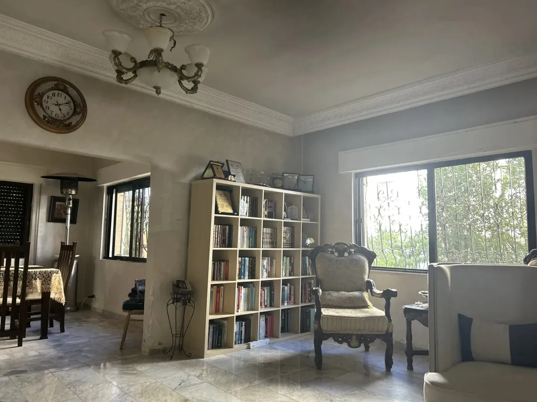 فيلا فاخرة للبيع في نصف الجبيهة تصميم استثنائي
