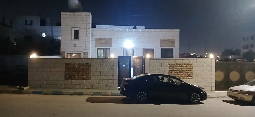 بيت مستقل للبيع في ضاحية الأميرة إيمان – سحاب