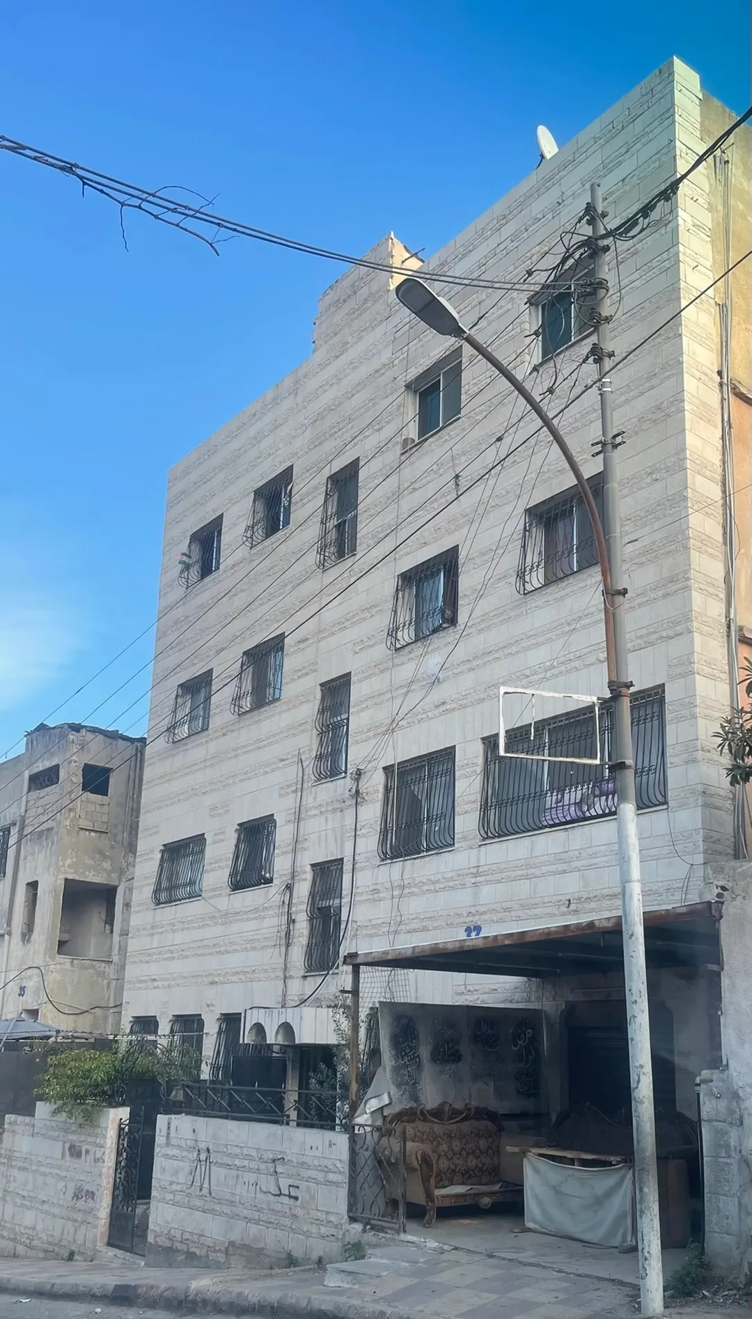طابق للبيع جبل القصور