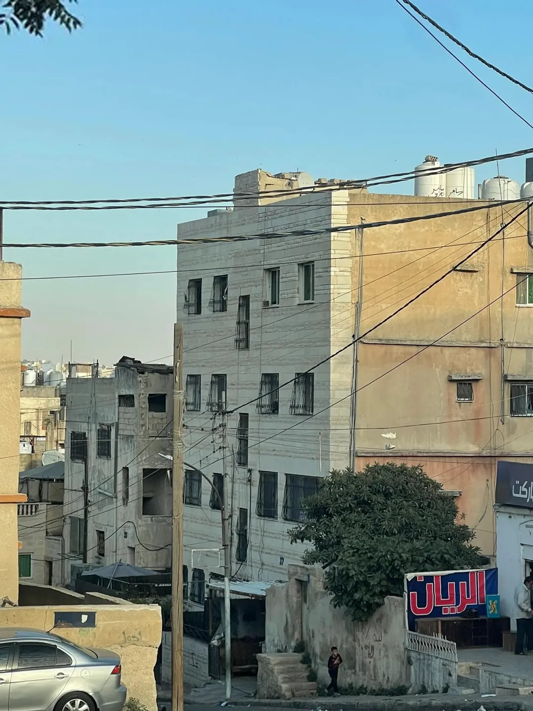 طابق للبيع جبل القصور — صورة 3
