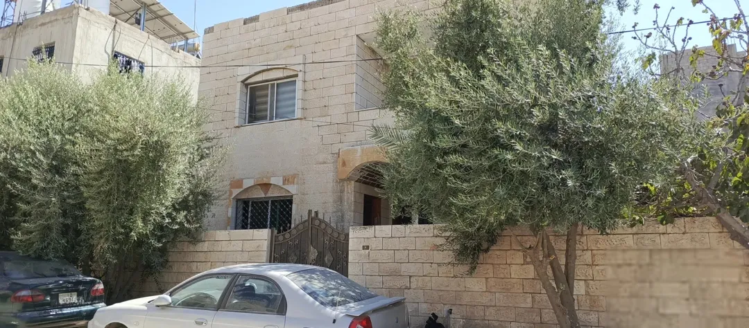 منزل واسع للبيع في عين الباشا – السلط