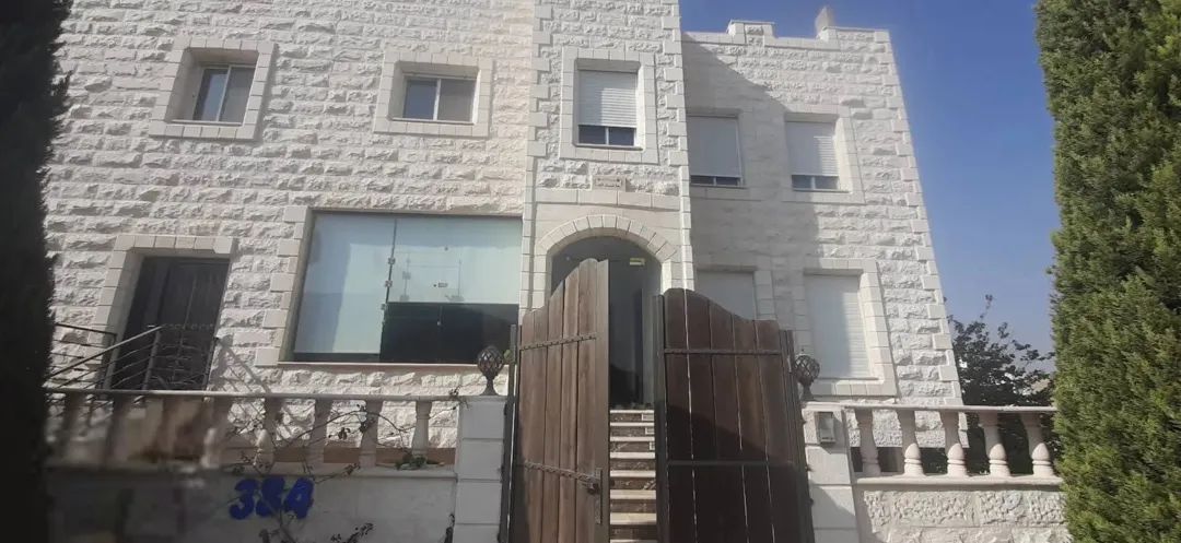 عمارة سكنية مميزة للبيع في أبو السوس – عمان