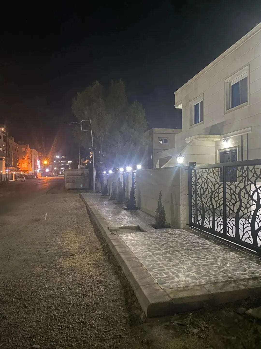فلل دوبلكس جديدة فاخرة للبيع في الزرقاء – الهاشمية