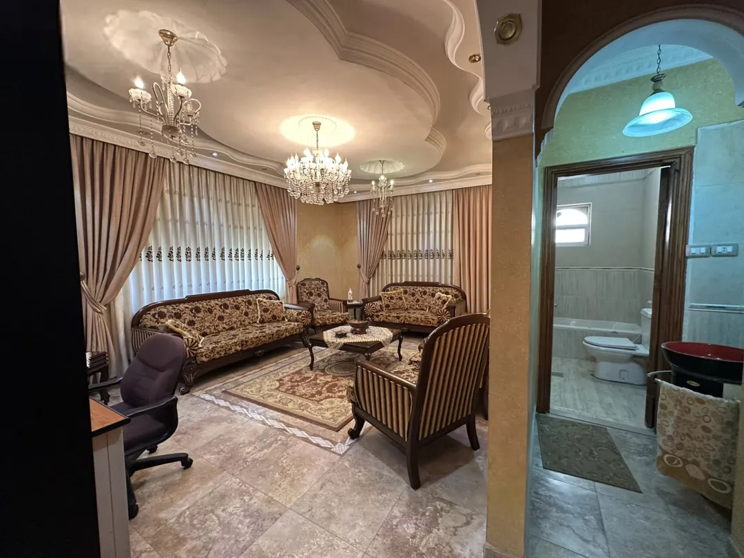 بيت مستقل للبيع في ماركا الجنوبية – منطقة نادي السباق