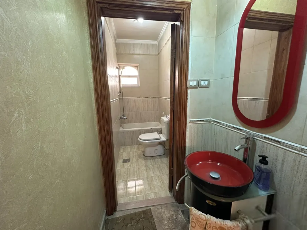 بيت مستقل للبيع في ماركا الجنوبية – منطقة نادي السباق