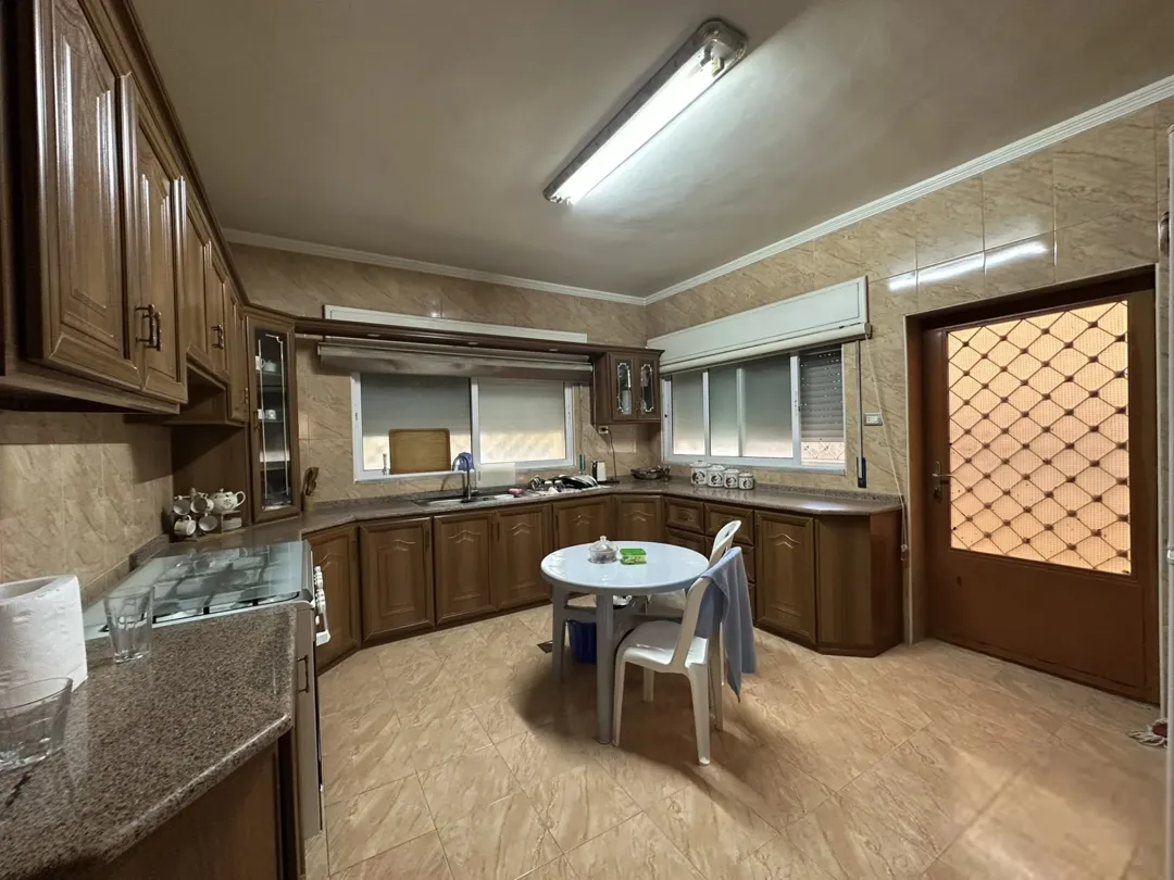بيت مستقل للبيع في ماركا الجنوبية – منطقة نادي السباق