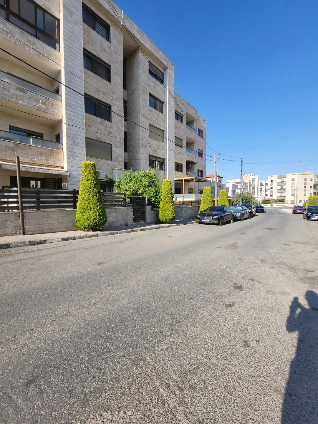 شقة فاخرة للبيع في مرج الحمام – عمان