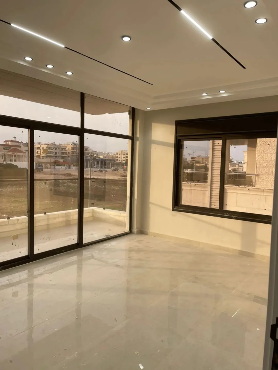 شقة سكنية فاخرة بتشطيبات فندقية 160 متر