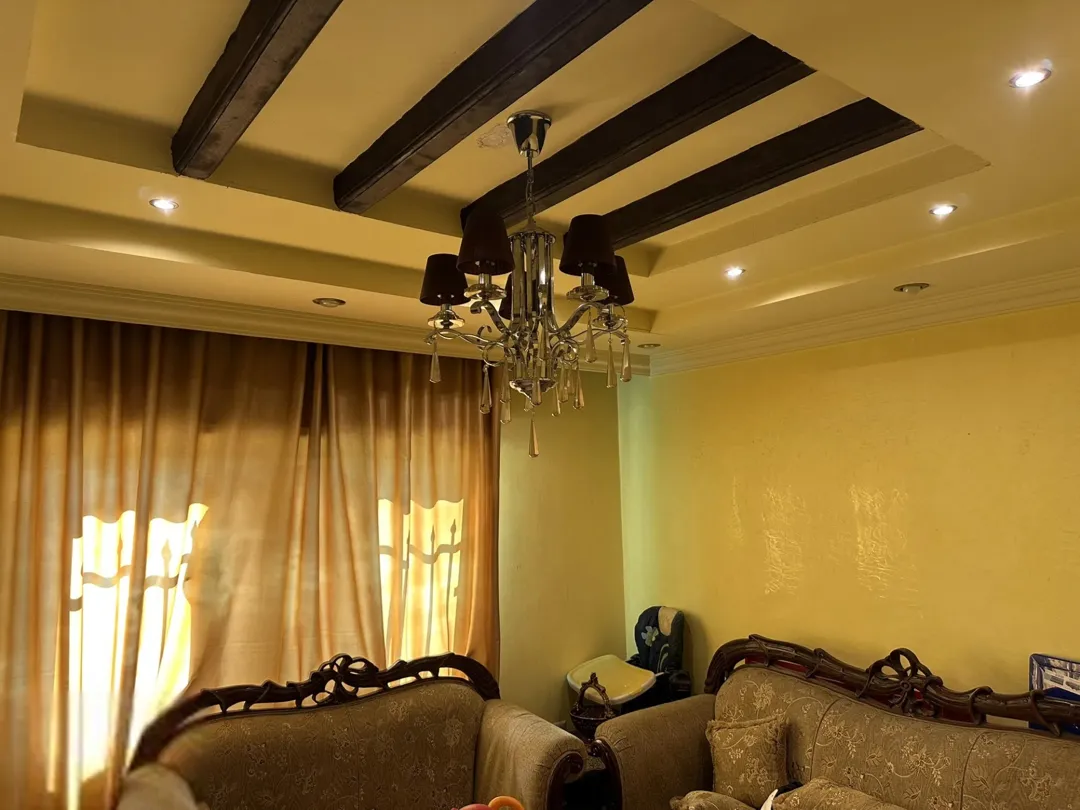 شقة مميزة للبيع في الزرقاء – جبل طارق