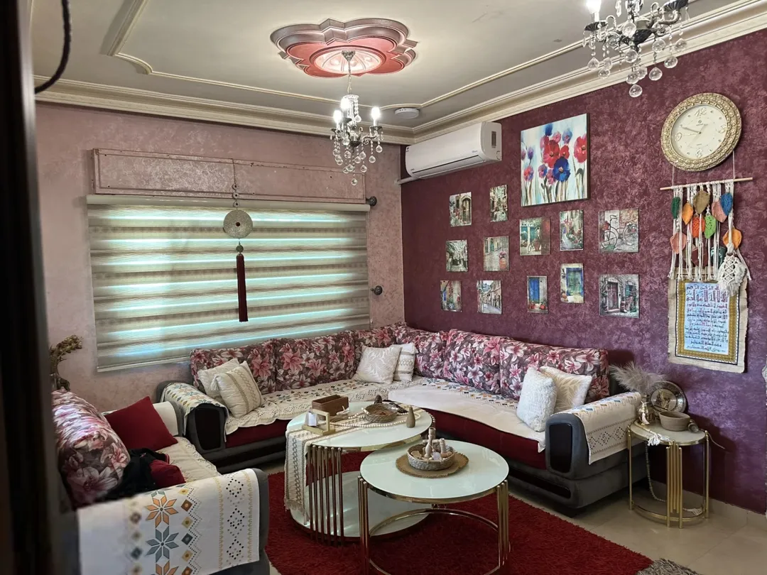 شقة مميزة للبيع في الزرقاء – جبل طارق